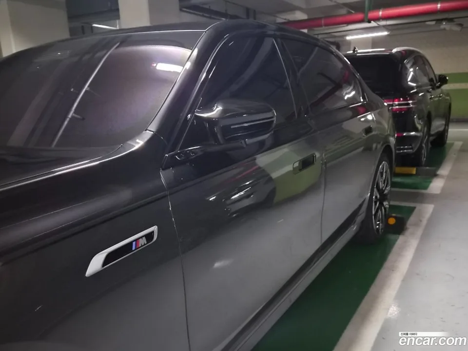 BMW i7 M70 xDrive M 2025 — thumbnail 4