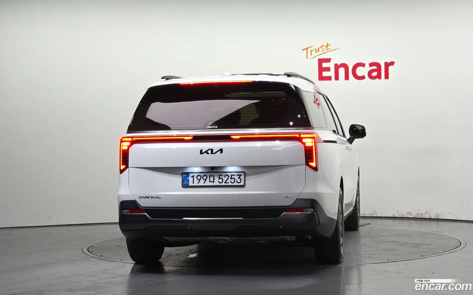 Kia Carnival HEV 9 X Line 2026 — thumbnail 4
