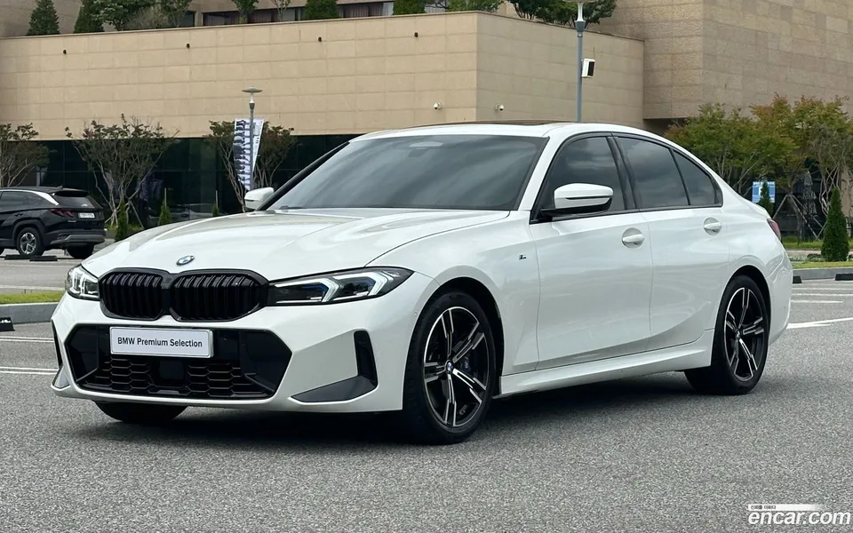 BMW 3 Series 320i M 2023 — photo 1, buy with delivery to Moscow
