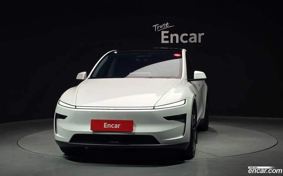 Tesla Model Y RWD 2025 — thumbnail 3