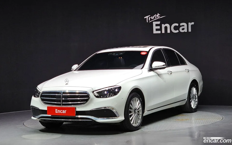 Mercedes-Benz E-Class E220d 4MATIC 2023 — photo 1, buy with delivery to Moscow