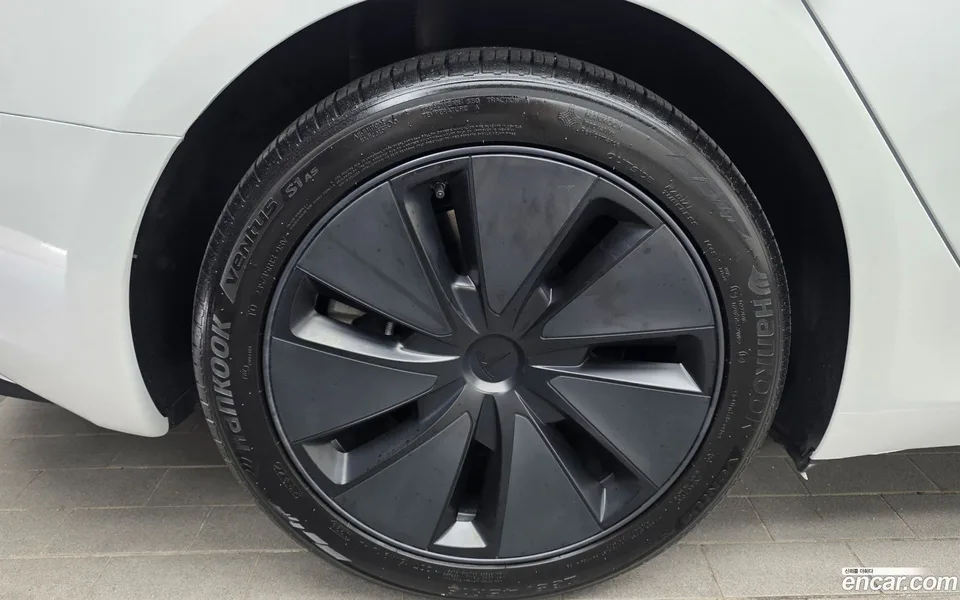 Tesla Model 3 AWD 2024 — thumbnail 2
