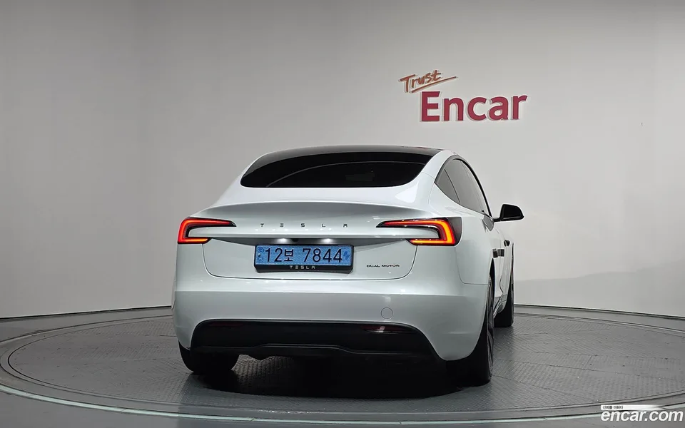 Tesla Model 3 AWD 2024 — thumbnail 4