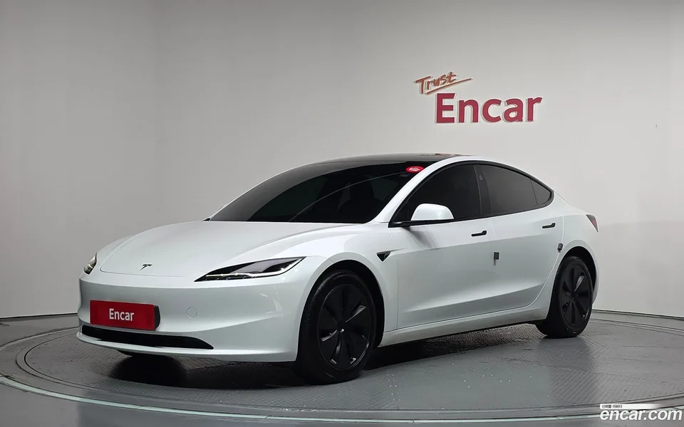 Tesla Model 3 AWD 2024 — photo 1, buy with delivery to Moscow