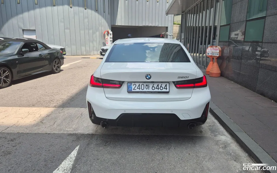 BMW 3 Series 320i M 2026 — thumbnail 5