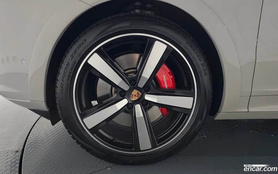 Porsche Cayenne 3.0 S E- 2025 — thumbnail 5
