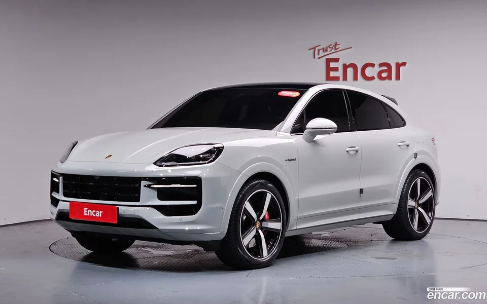 Porsche Cayenne 3.0 S E- 2025 — photo 1, buy with delivery to Moscow