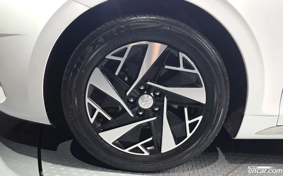 Hyundai Grandeur IG Hybrid 2022 — thumbnail 2