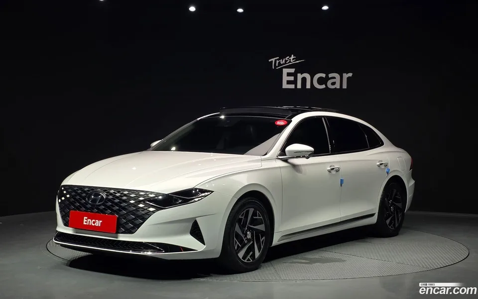 Hyundai Grandeur IG Hybrid 2022 — photo 1, buy with delivery to Moscow