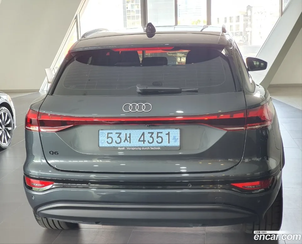 Audi Q6 e- 2025 — thumbnail 4