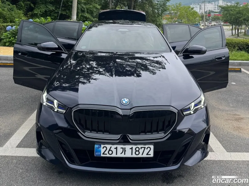BMW 5 Series 530e M 2025 — photo 1, buy with delivery to Moscow