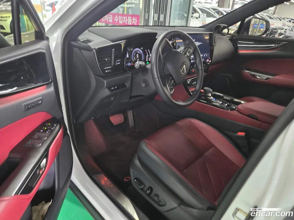 Lexus NX 350h 2025 — thumbnail 3