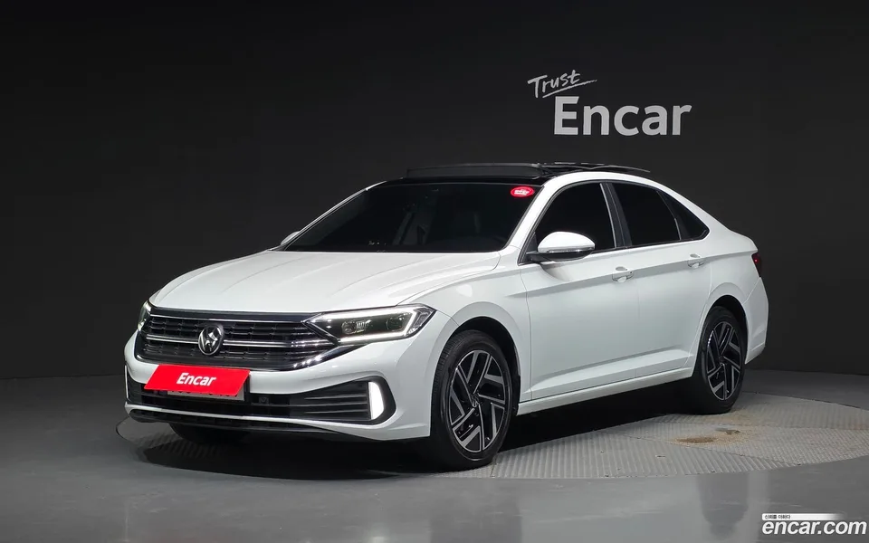 Volkswagen Jetta 1.5 TSI 2023 — photo 1, buy with delivery to Moscow
