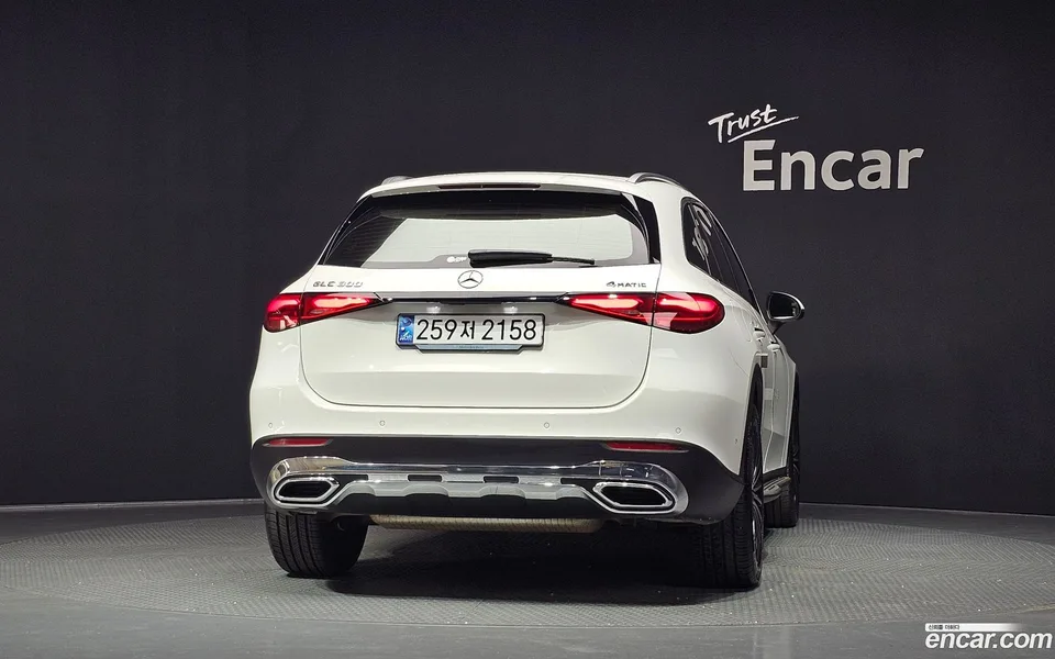 Mercedes-Benz GLC-Class GLC300 4MATIC 2024 — thumbnail 4
