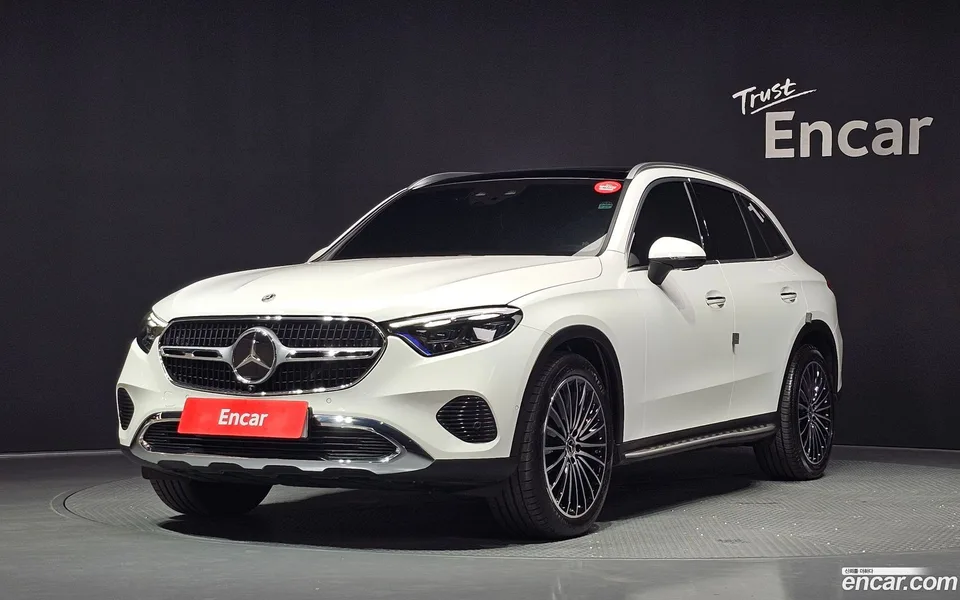Mercedes-Benz GLC-Class GLC300 4MATIC 2024 — photo 1, buy with delivery to Moscow