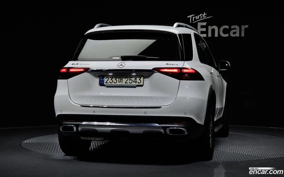 Mercedes-Benz GLE-Class GLE300d 4MATIC 2024 — миниатюра 4
