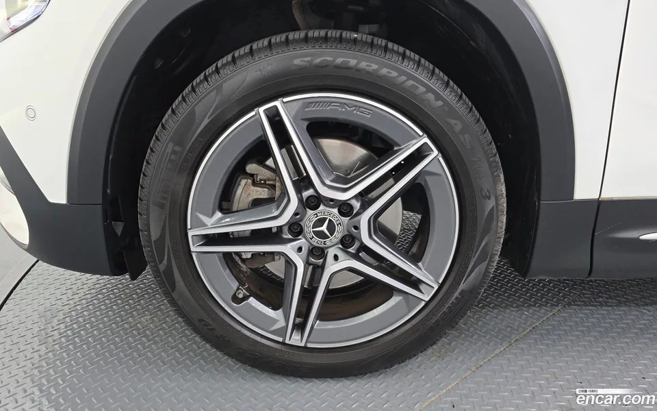 Mercedes-Benz GLB-Class GLB250 4MATIC 2022 — thumbnail 2