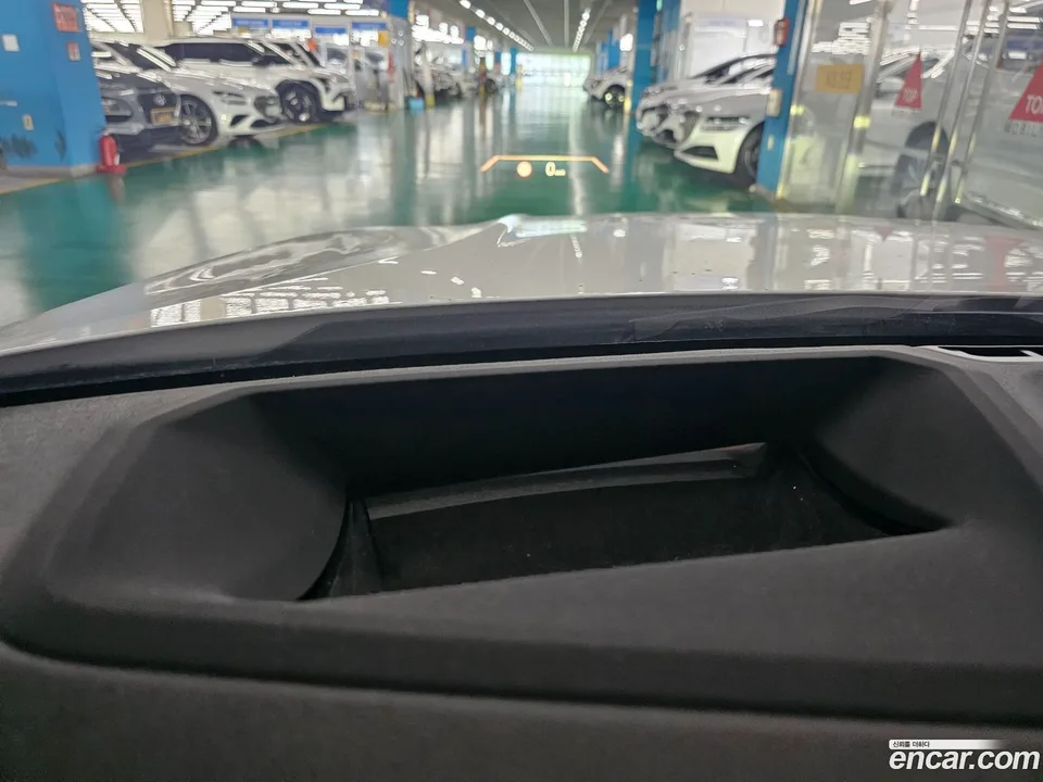 BMW 3 Series 320i M 2023 — thumbnail 2
