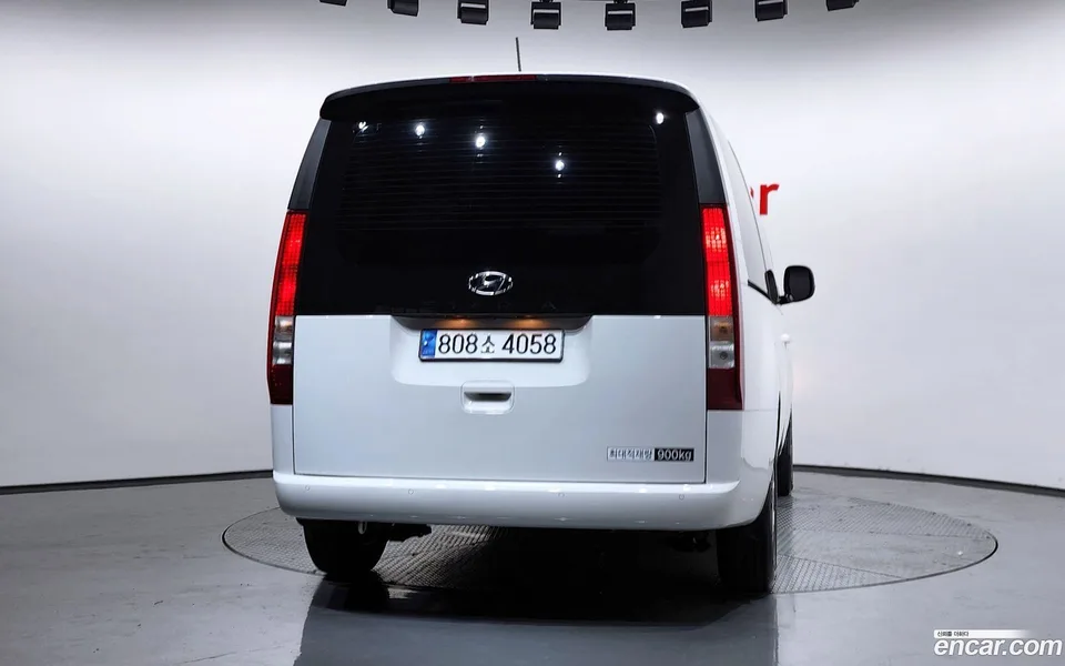 Hyundai Staria 3 2023 — thumbnail 4