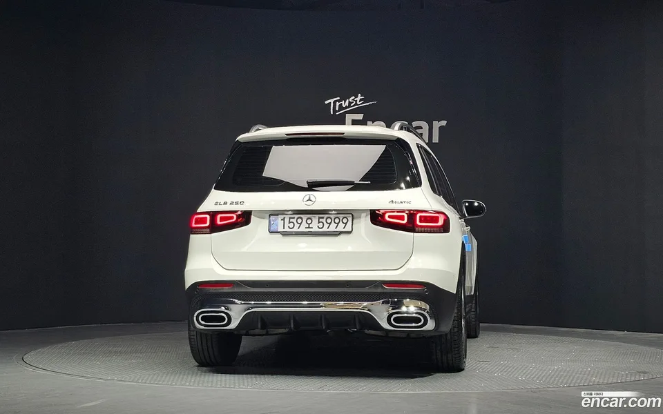 Mercedes-Benz GLB-Class GLB250 4MATIC 2022 — thumbnail 4