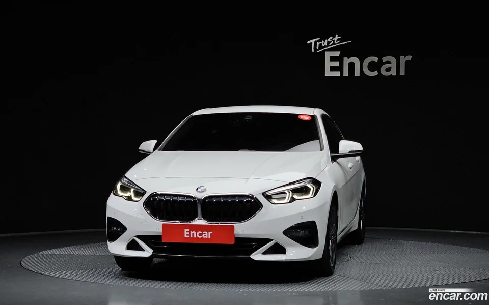 BMW 2 Series Gran Coupe 220i 2023 — thumbnail 3