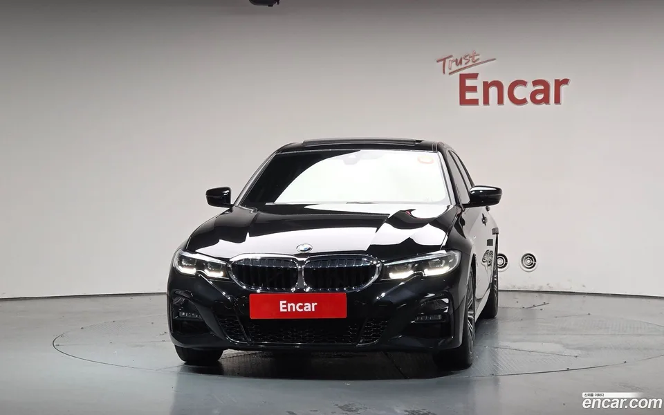 BMW 3 Series 320i M 2022 — thumbnail 3