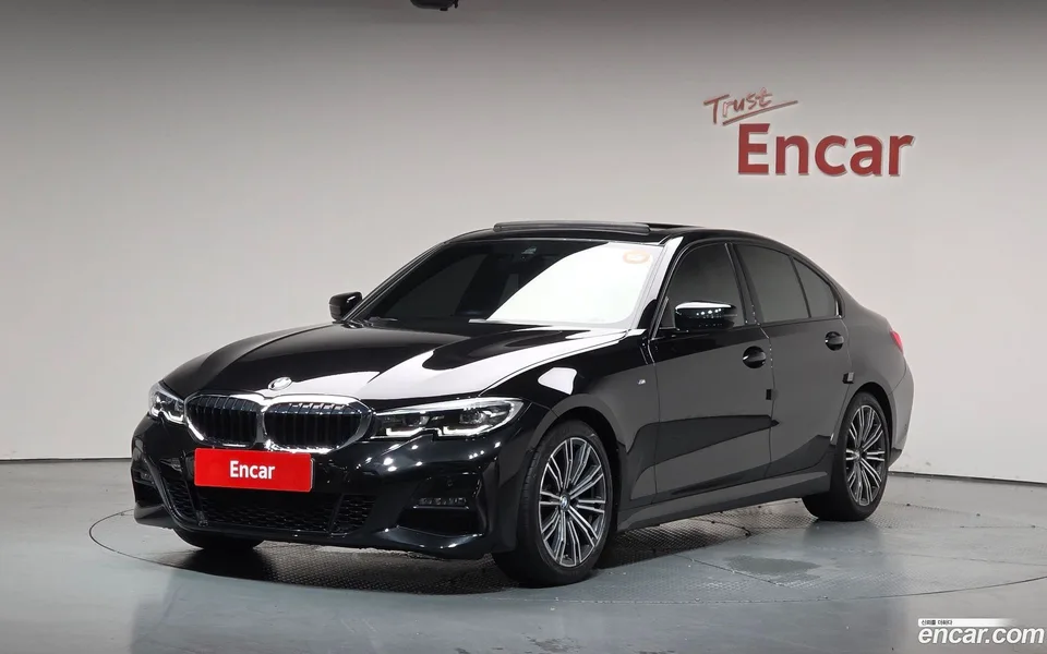 BMW 3 Series 320i M 2022 — photo 1, buy with delivery to Moscow