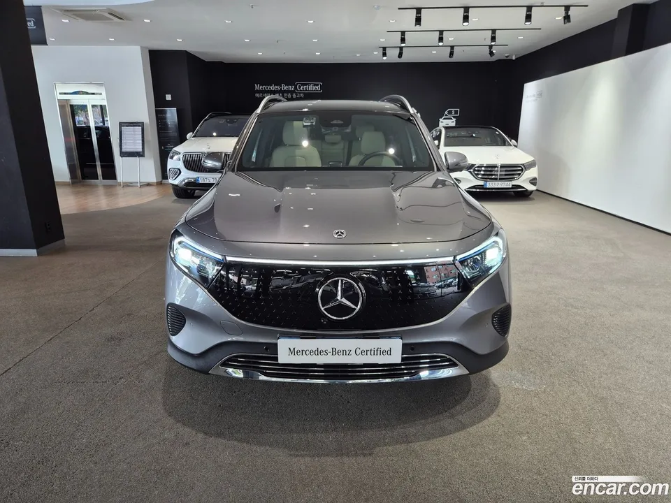 Mercedes-Benz EQB EQB300 4MATIC 2026 — thumbnail 3