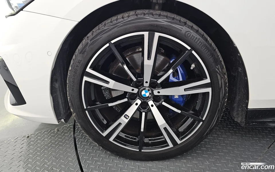 BMW 5 Series 530i xDrive M 2024 — thumbnail 2