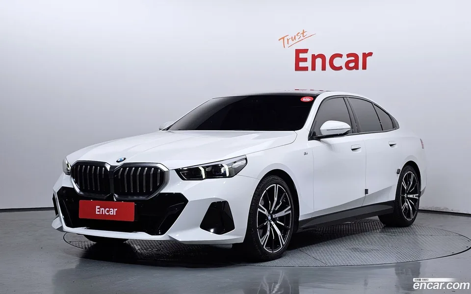 BMW 5 Series 530i xDrive M 2024 — photo 1, buy with delivery to Moscow
