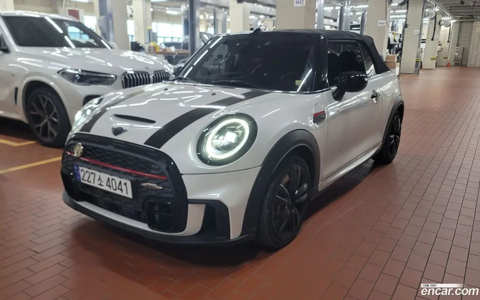 MINI Cooper S Convertible JCW 2024 — photo 1, buy with delivery to Moscow