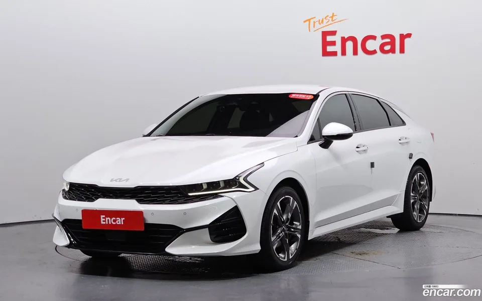 Kia K5 2.0 2022 — photo 1, buy with delivery to Moscow
