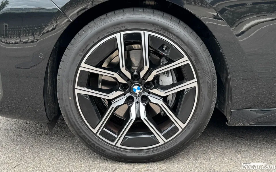 BMW 7 Series 740d xDrive M 2025 — thumbnail 4