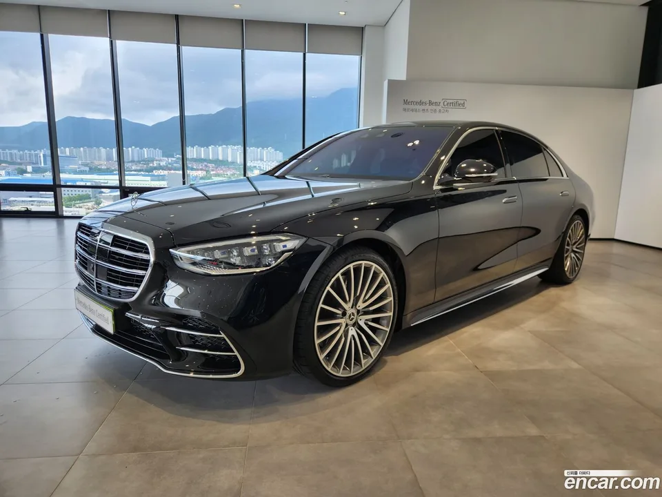 Mercedes-Benz S-Class 2025