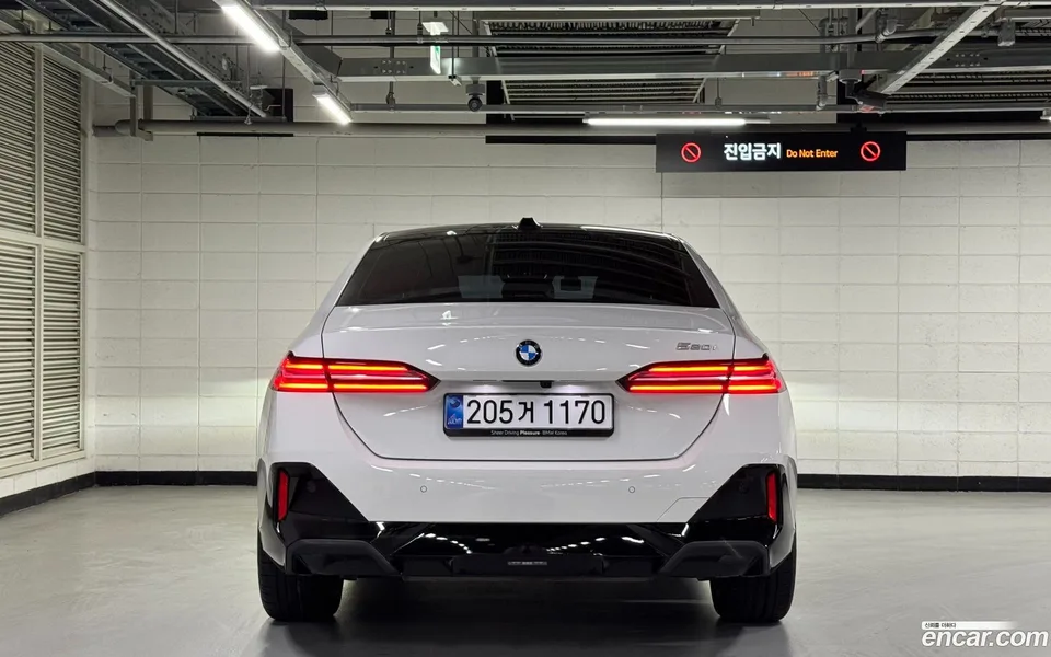 BMW 5 Series 520i M 2025 — thumbnail 4