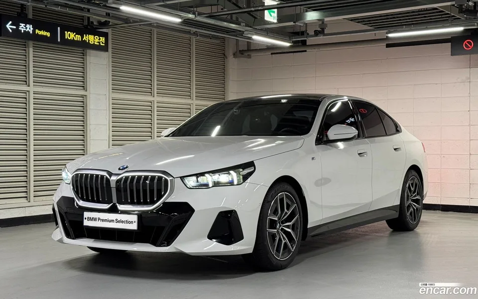 BMW 5 Series 520i M 2025 — photo 1, buy with delivery to Moscow