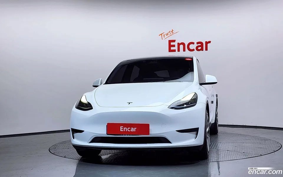 Tesla Model Y RWD 2023 — thumbnail 3