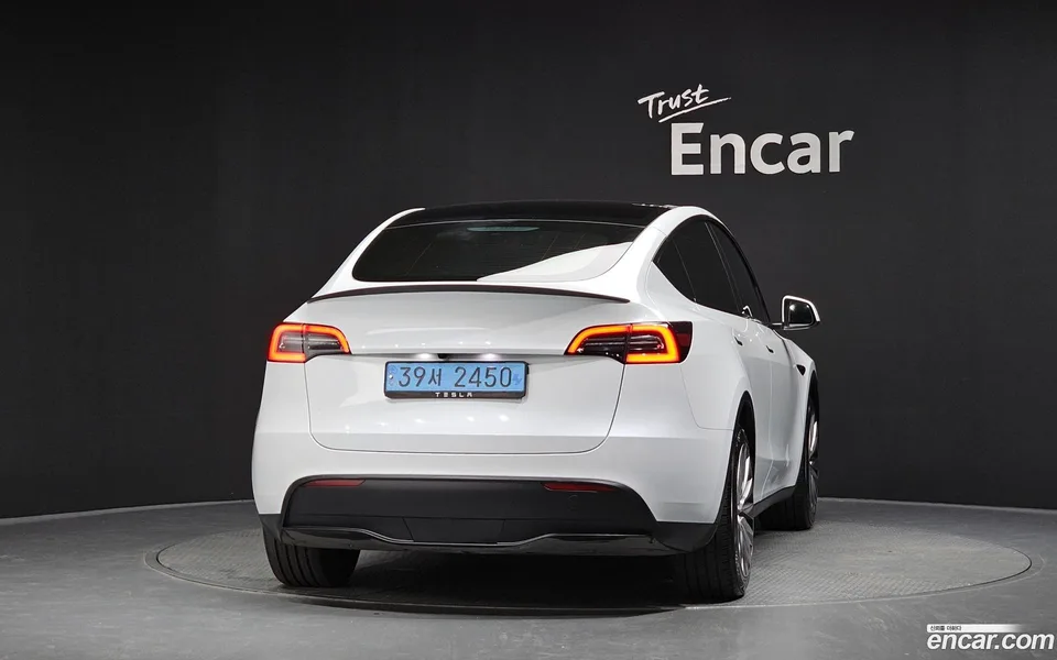 Tesla Model Y RWD 2024 — миниатюра 4