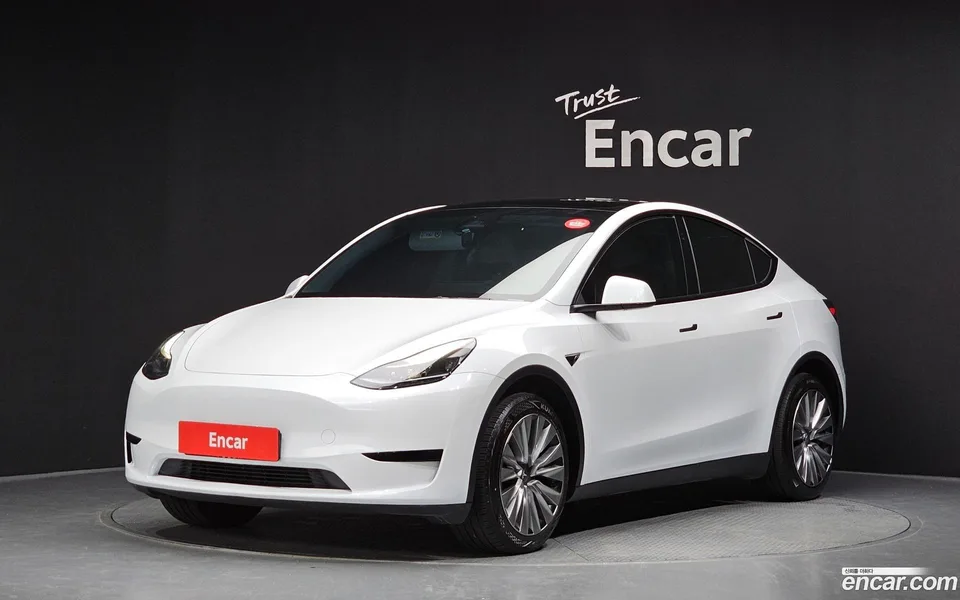 Tesla Model Y RWD 2024 — фото 1, купить с доставкой в Москву