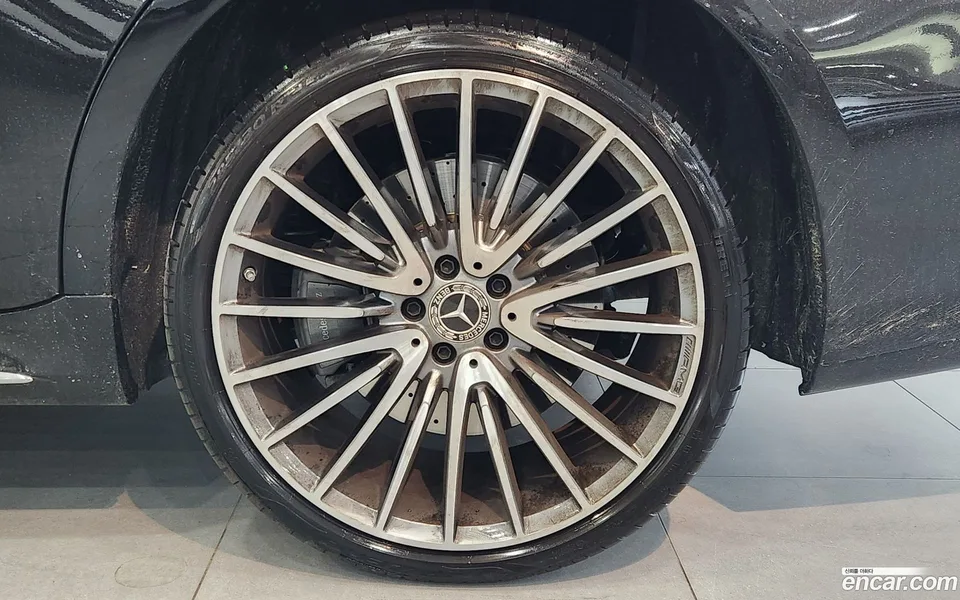 Mercedes-Benz S-Class S500L 4MATIC 2025 — thumbnail 2