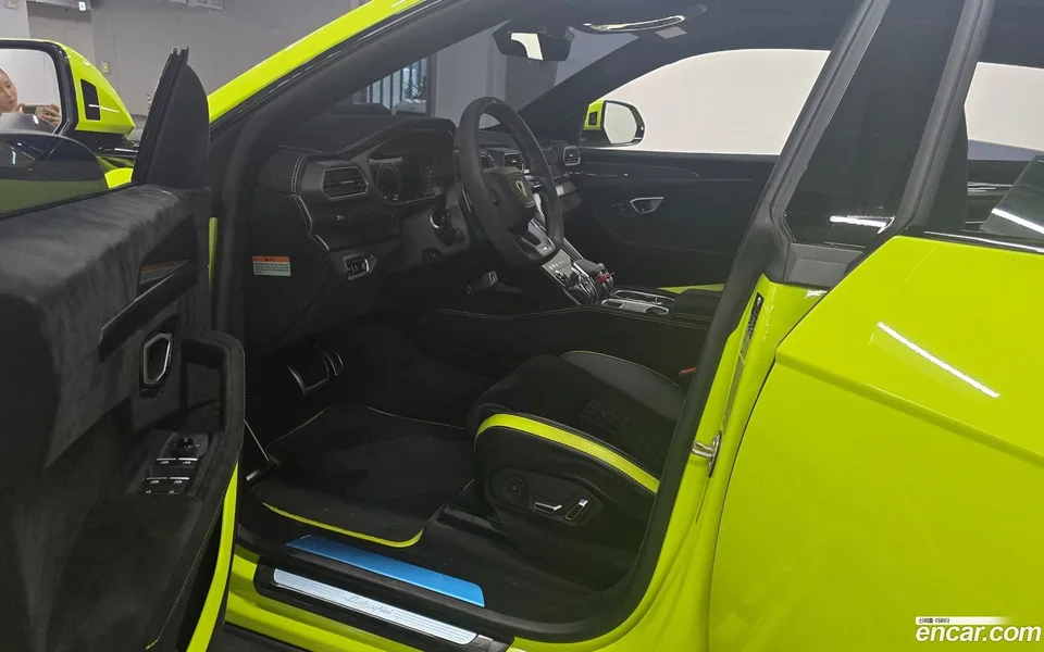 Lamborghini Urus 4.0 V8 2024 — thumbnail 5