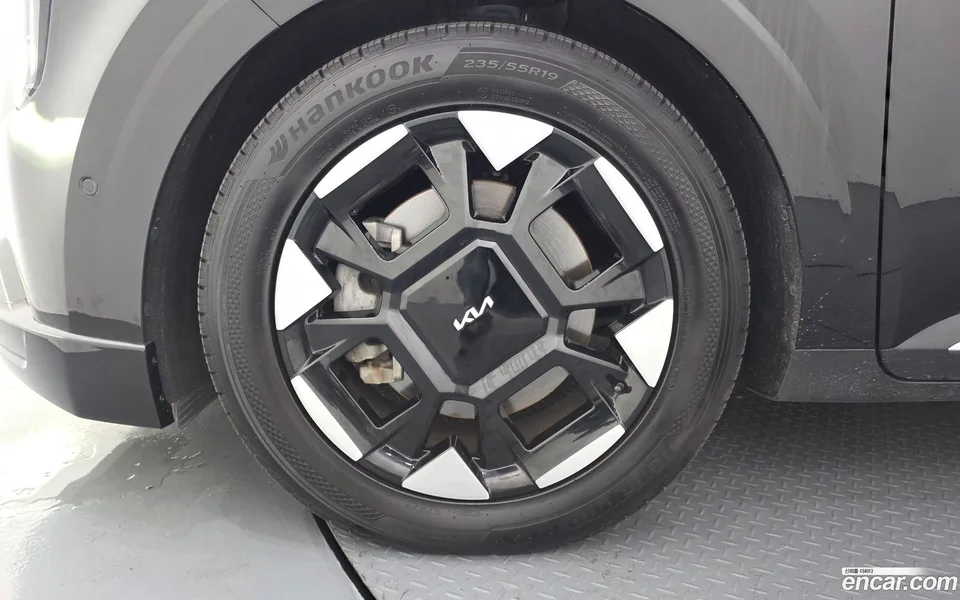 Kia Carnival 9 () 2024 — thumbnail 2