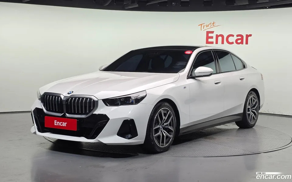 BMW 5 Series 523d xDrive M 2024 — photo 1, buy with delivery to Moscow