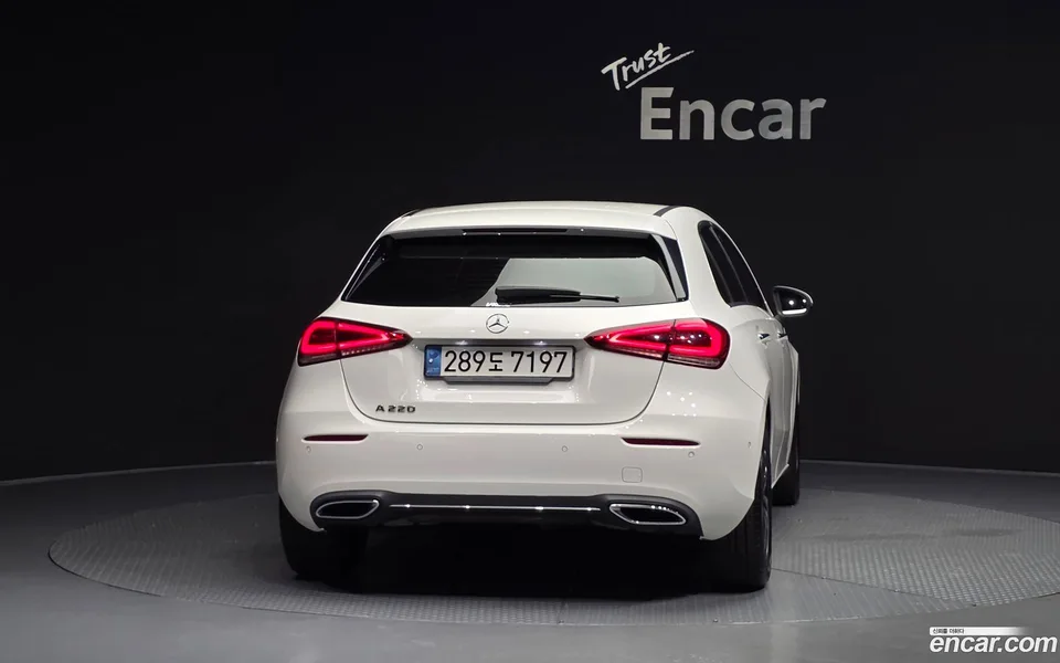Mercedes-Benz A-Class A220 2022 — thumbnail 4