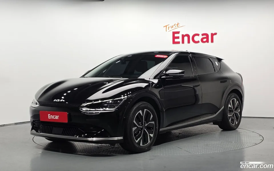 Kia EV6 2023 — фото 1, купить с доставкой в Москву