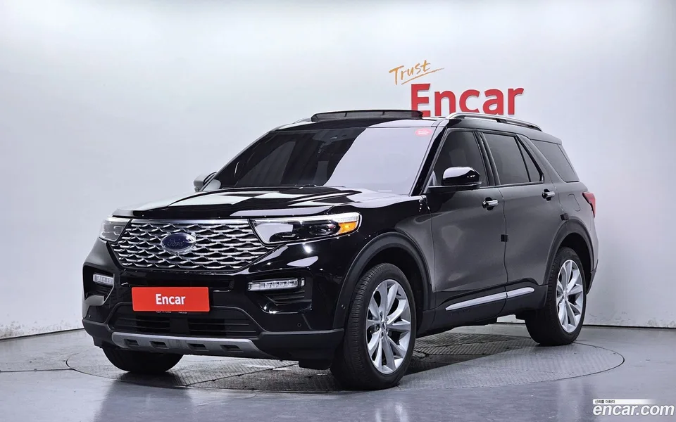 Ford Explorer 3.0 4WD 2022 — photo 1, buy with delivery to Moscow