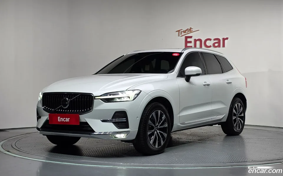 Volvo XC60 B5 2022 — photo 1, buy with delivery to Moscow