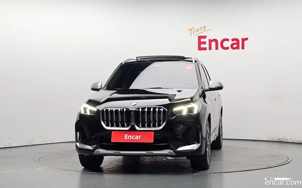 BMW X1 xDrive 20i xLine 2024 — thumbnail 3