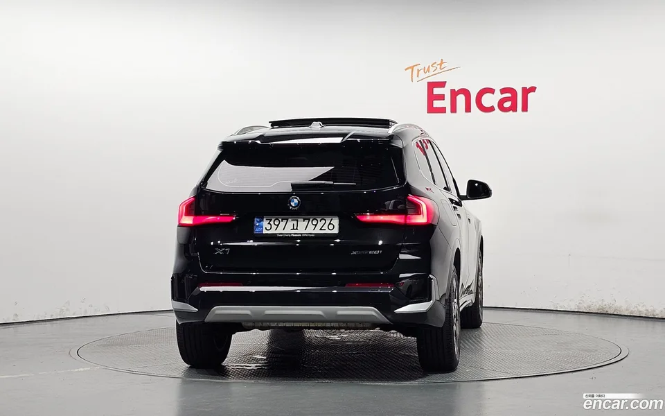 BMW X1 xDrive 20i xLine 2024 — thumbnail 4