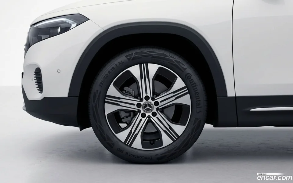 Mercedes-Benz EQB EQB300 4MATIC 2025 — миниатюра 5